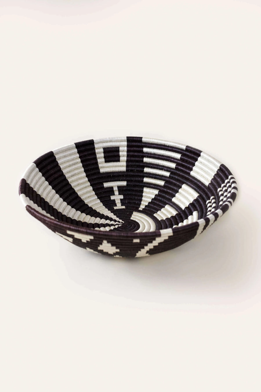 Geo Plateau - Black and White
