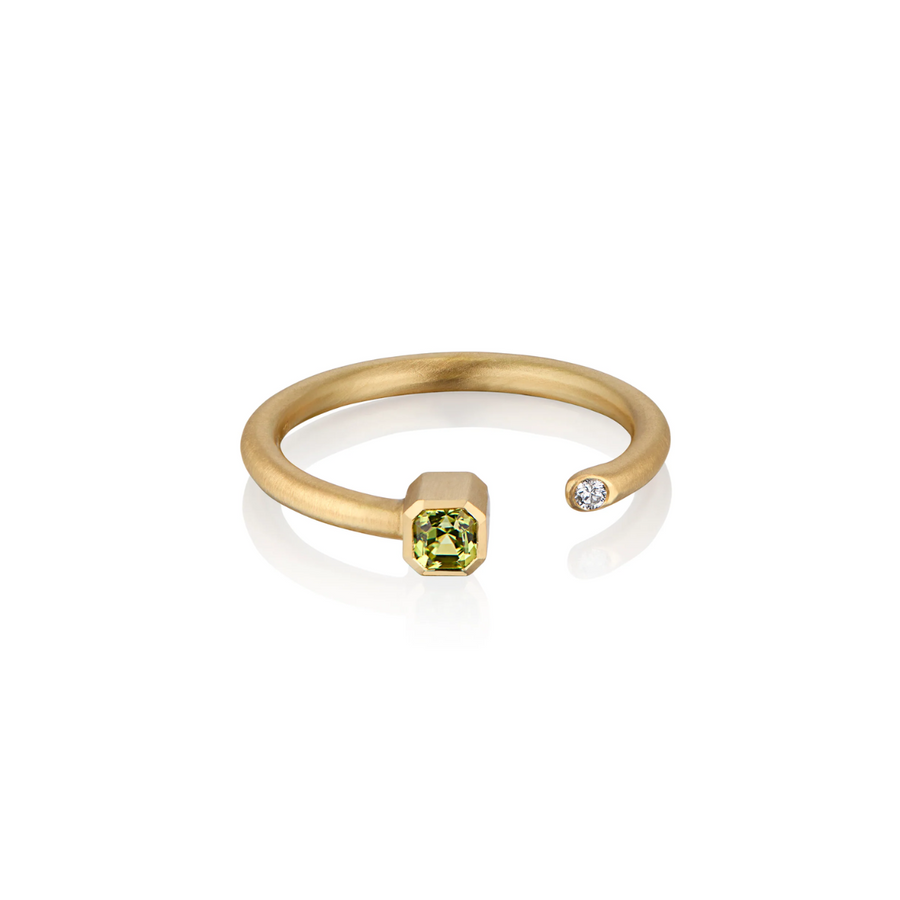 Thor(vi) Small Diamond and Peridot Sideways Gold Hammer Ring