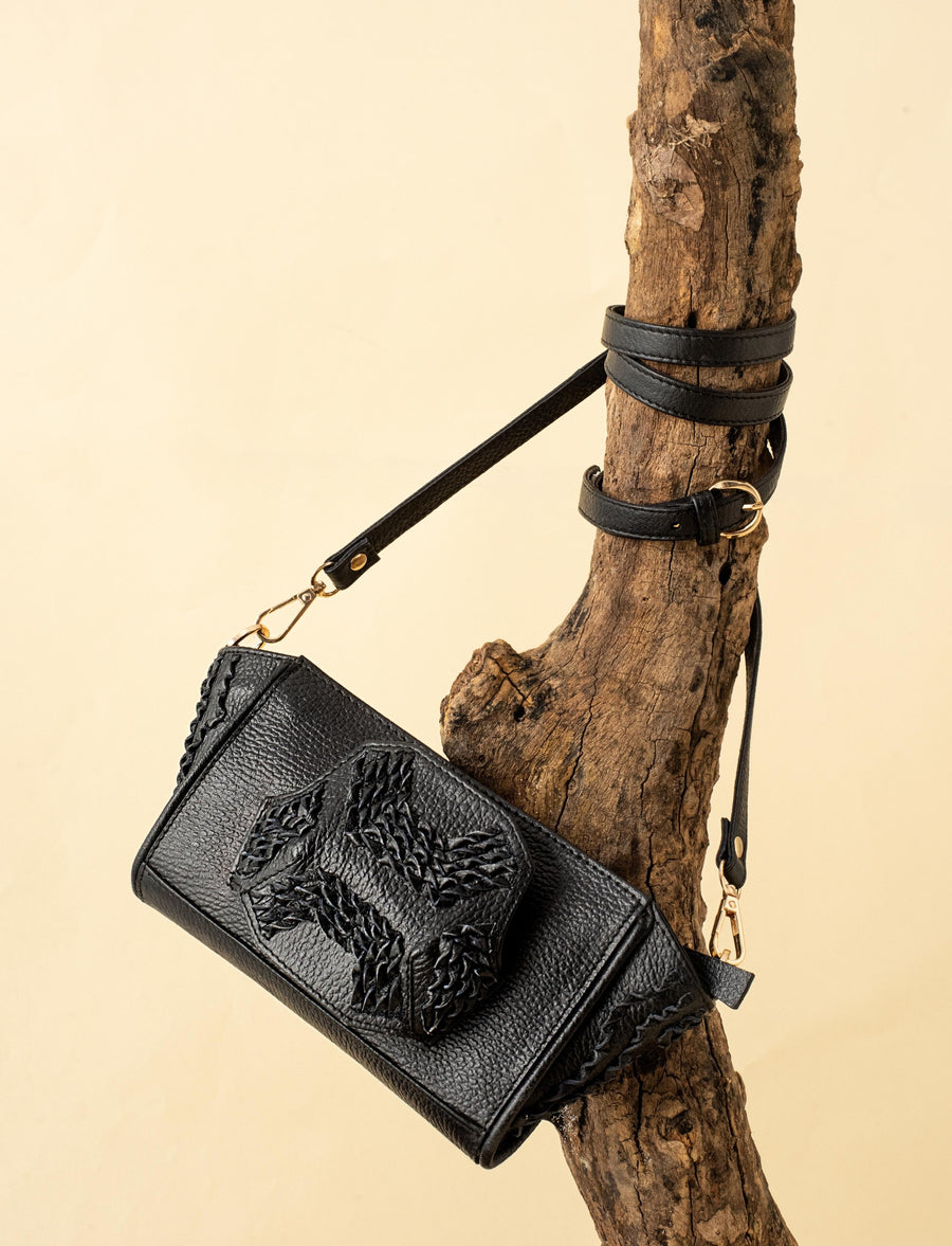 Khai Wristlet - Black