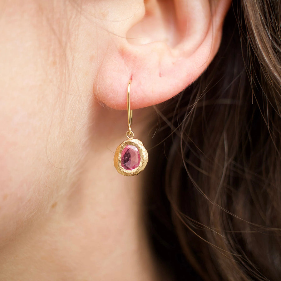18k gold Vivid Pink Sapphires Freeform Drop Earring