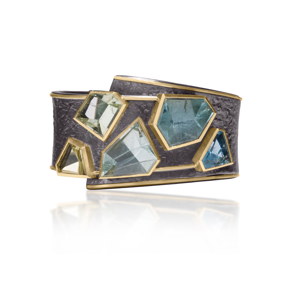 Cyclone Cuff 5 Mirror Cut Beryls - 18KG