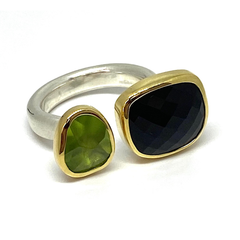 BLACK ONYX/PERIDOT 18Kt/Silver Ring - Size 7