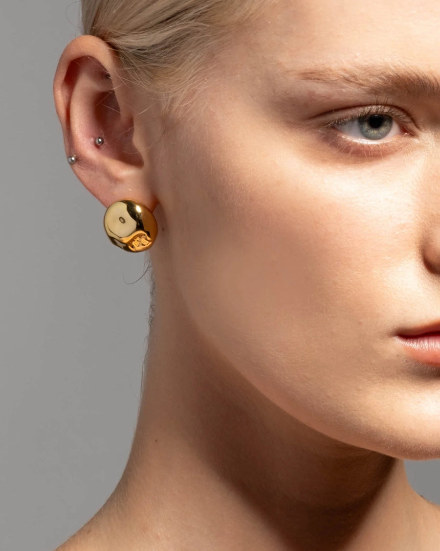 BRUT GOLD BUTTON POST EARRINGS