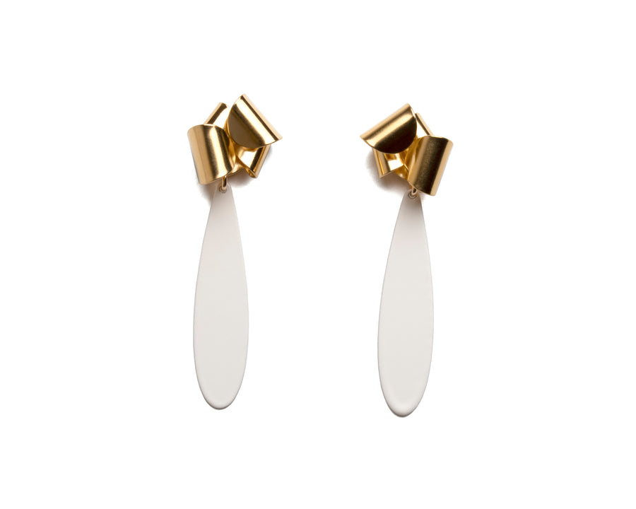 ASYMETRICAL FOLD DROP EARRINGS- GOLD & CREAM