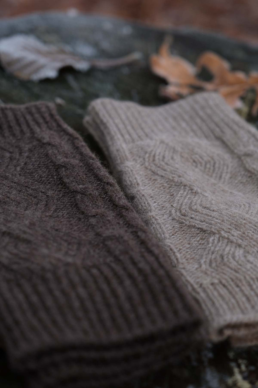 Cable Knit Cashmere Fingerless Wrist Warmer - Chocolate Brown