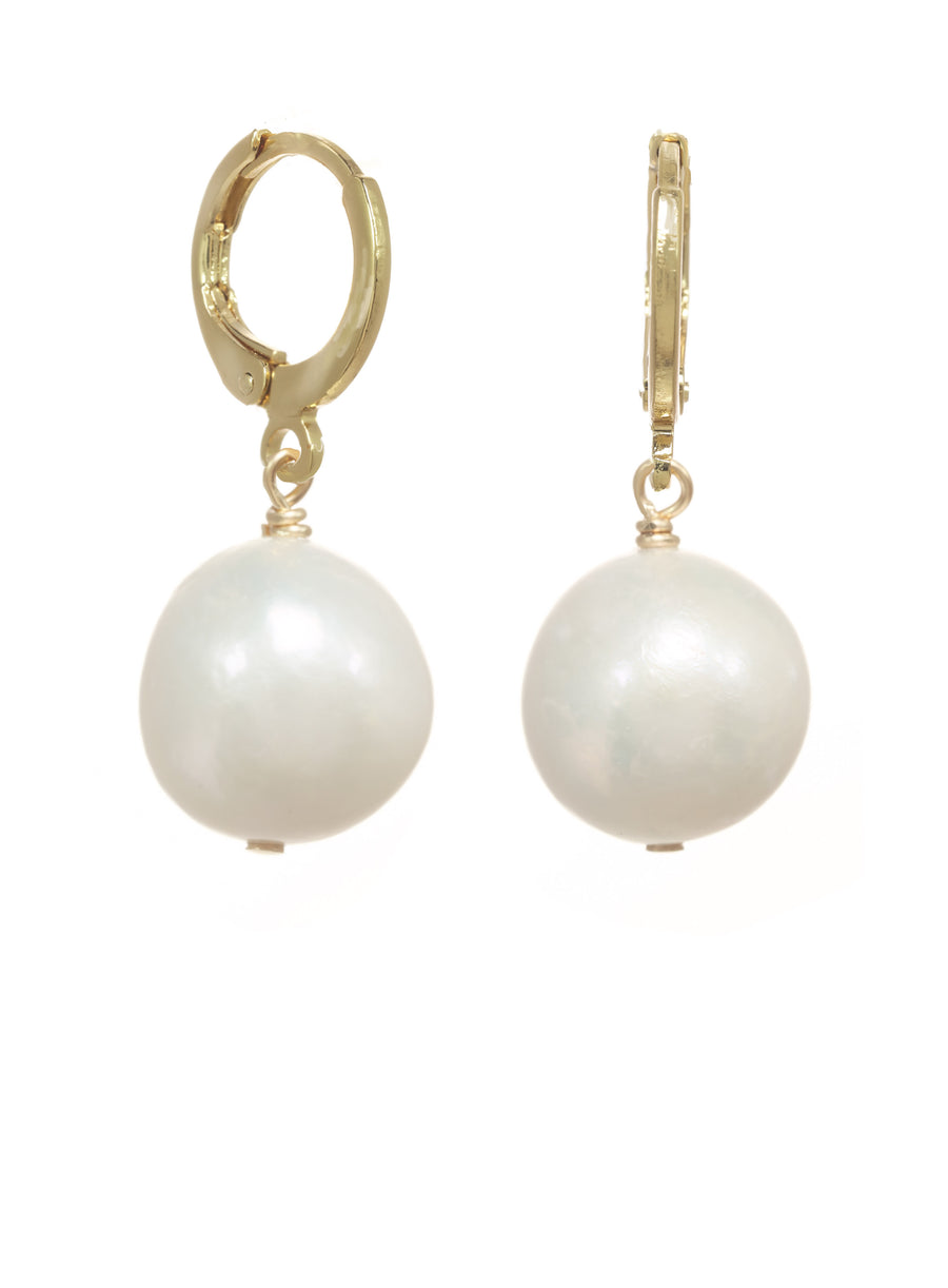 SMALL WHITE BAROQUE PEARL EARRINGS - GOLD