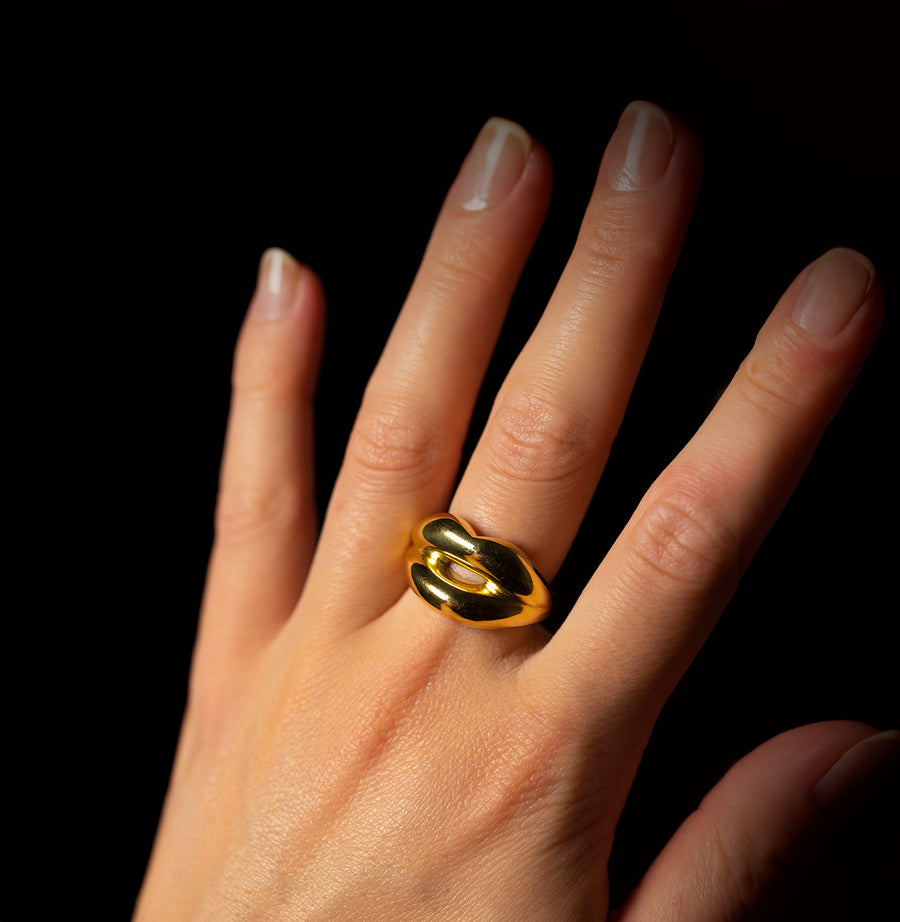 18k gold Hotlips ring - size 6.5