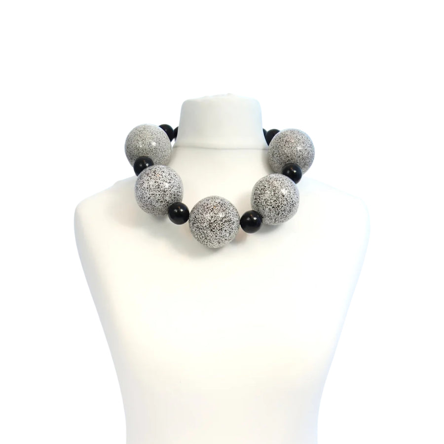 SUPER GIANT BEADS NECKLACE - MONOCHROME STARS