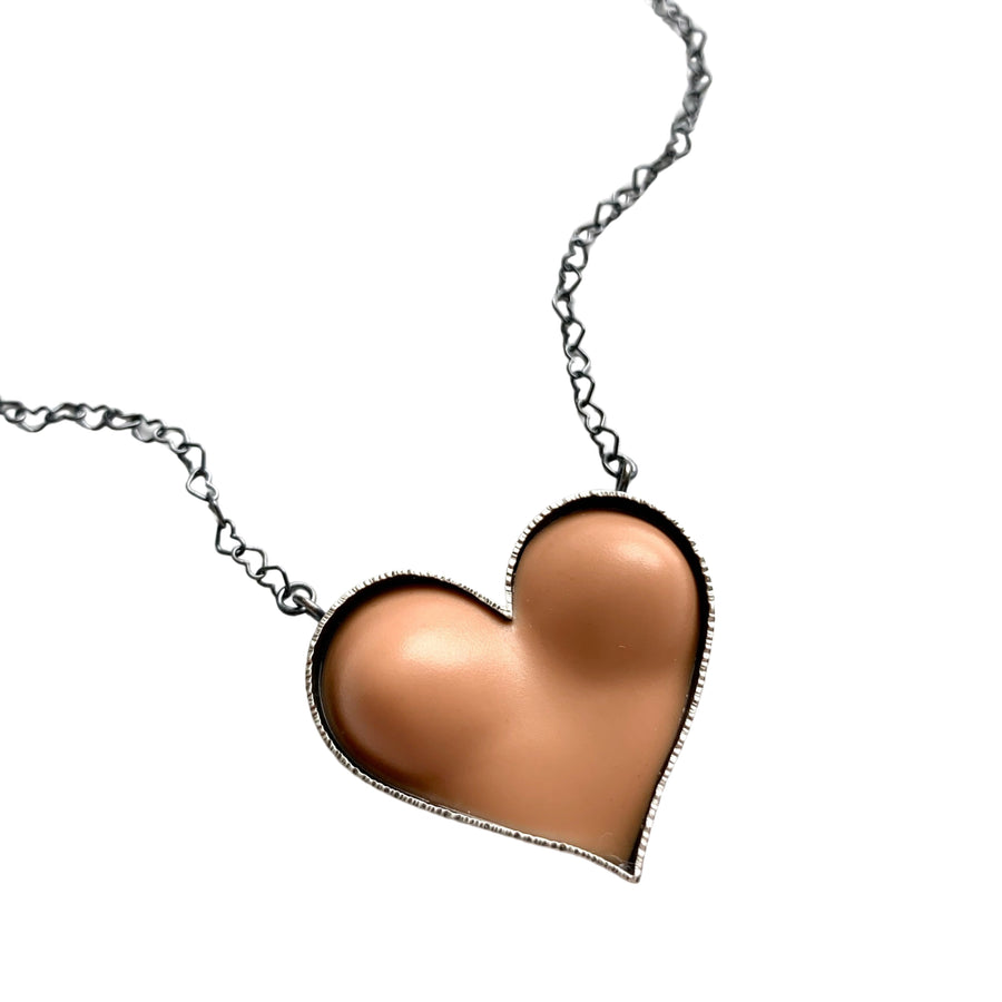 BUST HEART NECKLACE CHOCOLATE