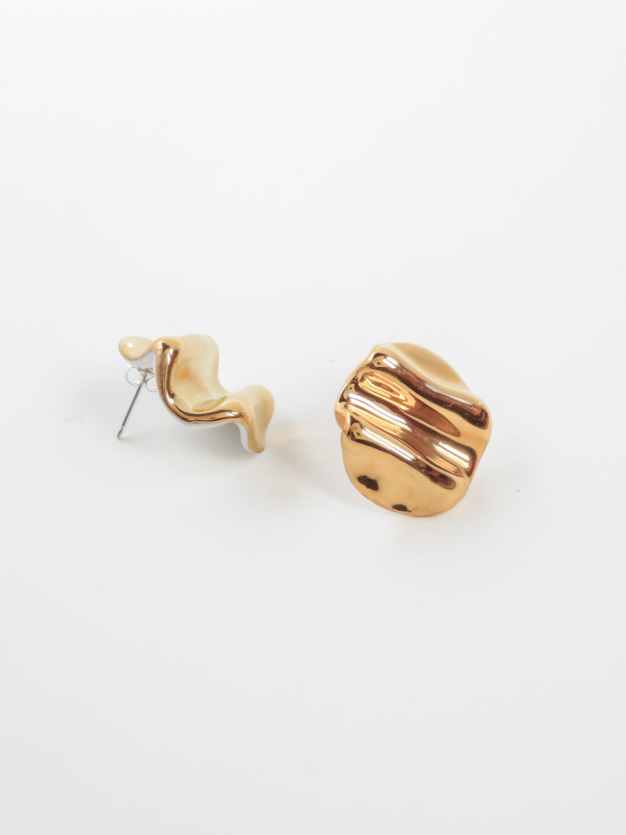 Oval Folded Earrings - Gold