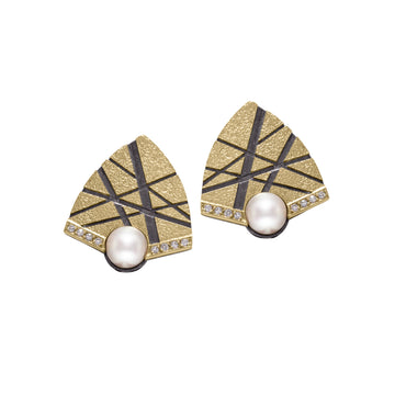Stripe Arrowhead Pearl Earrings