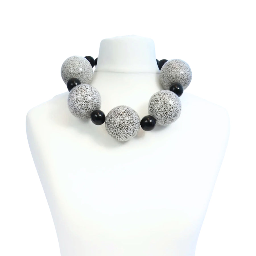SUPER GIANT BEADS NECKLACE - MONOCHROME STARS